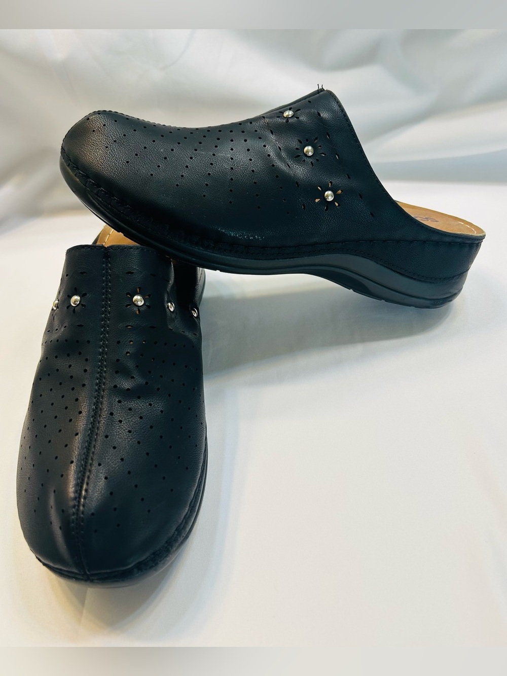 Soft Comfort Black Slip-On Mules with Perforated Upper. New Without Box - Picture 3 of 8